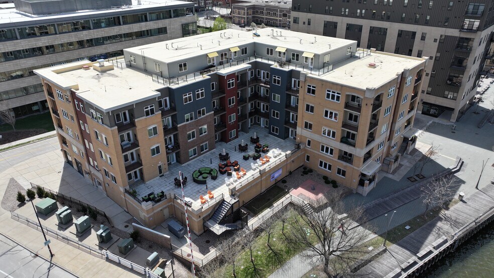 More Photos Of 401 N Washington St, Green Bay Apartments For Sale