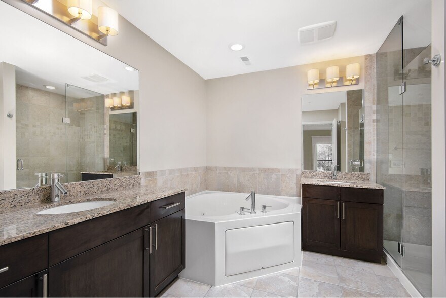 More Photos Of 479-483 N Harlem Ave, Oak Park Apartments For Lease