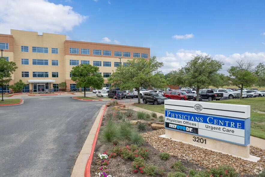 More Photos Of 3201 University Dr E, Bryan Medical For Lease