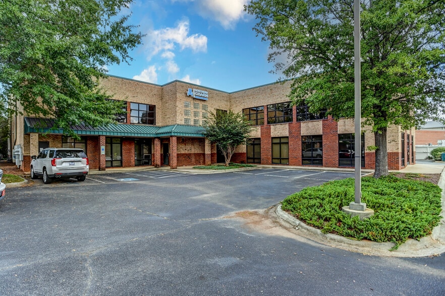 More Photos Of 19810 W Catawba Ave, Cornelius Office For Lease