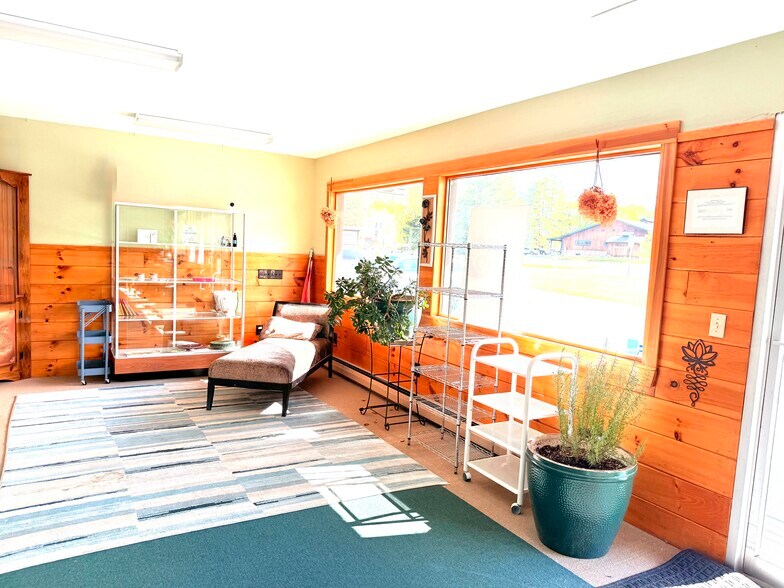 More Photos Of 6985 Woodstock Rd, Hartford Office For Lease