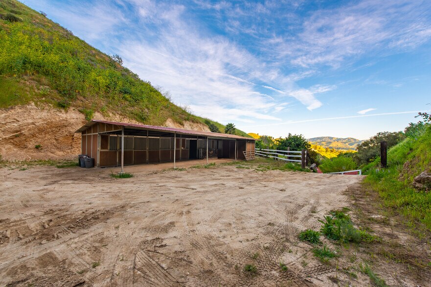 More Photos Of 12141 Wildwood Trl, Kagel Canyon Specialty For Sale