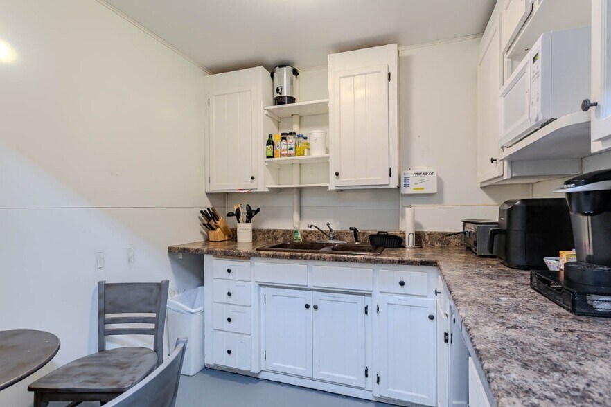 More Photos Of 234 Cedar St, Tigerton Supermarket For Sale
