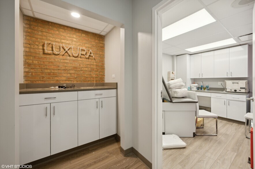 More Photos Of 2335 S Michigan Ave, Chicago Medical For Lease