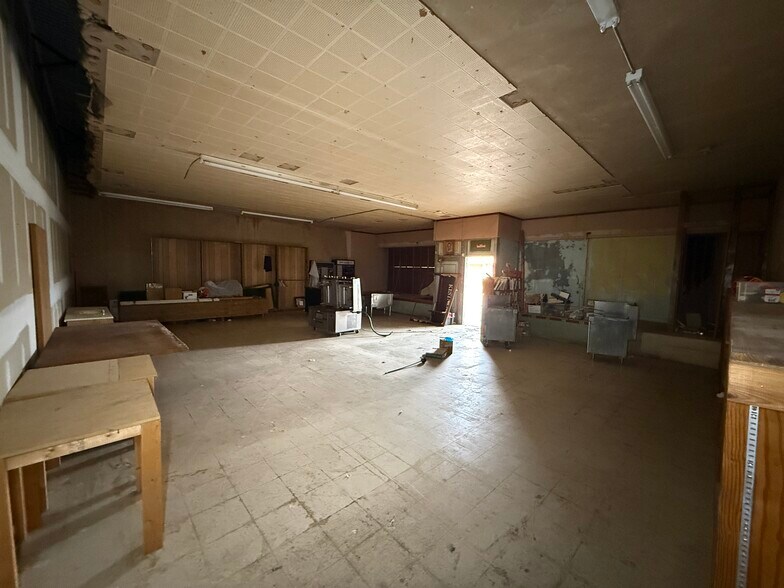 More Photos Of 1406 34th st, Waco General Retail For Lease