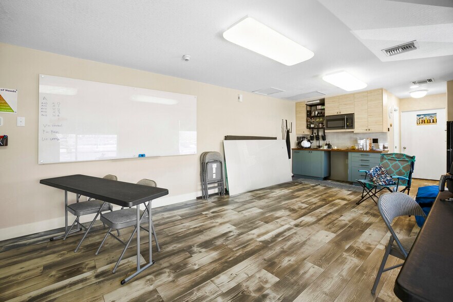 More Photos Of 1633-1651 Boulder City Pky, Boulder City General Retail For Sale