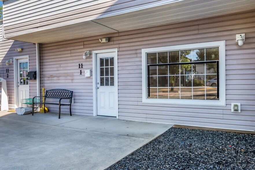 More Photos Of 11 E Main St, Tuckerton General Retail For Lease