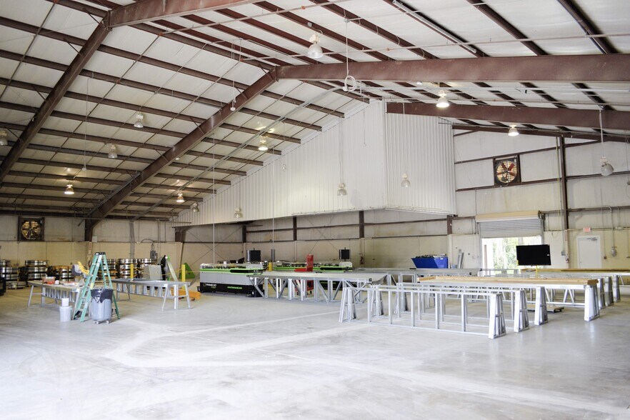 More Photos Of 1050 Central Park Dr, Sanford Warehouse For Sale