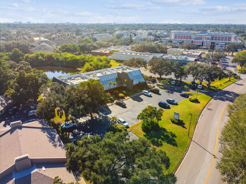 More Photos Of 6740 Crosswinds Dr, Saint Petersburg Coworking Space