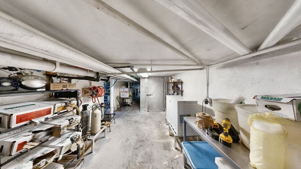 More Photos Of 195 Bedford Ave, Brooklyn Multifamily For Sale