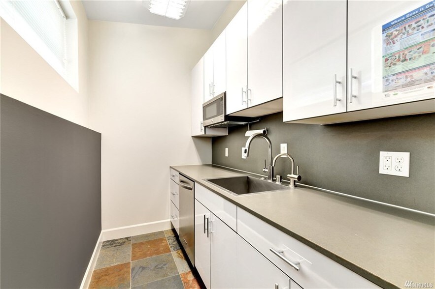 More Photos Of 4014-4020 Aurora Ave N, Seattle Apartments For Sale