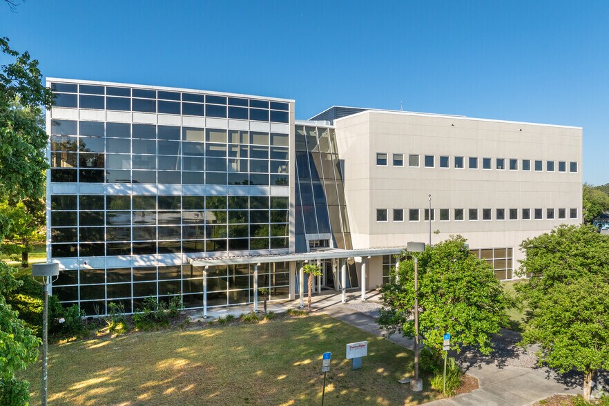 More Photos Of 11601 Research Cir, Alachua Office For Sale