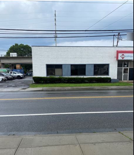 Primary Photo Of 555-557 Oak St, Copiague Warehouse For Lease