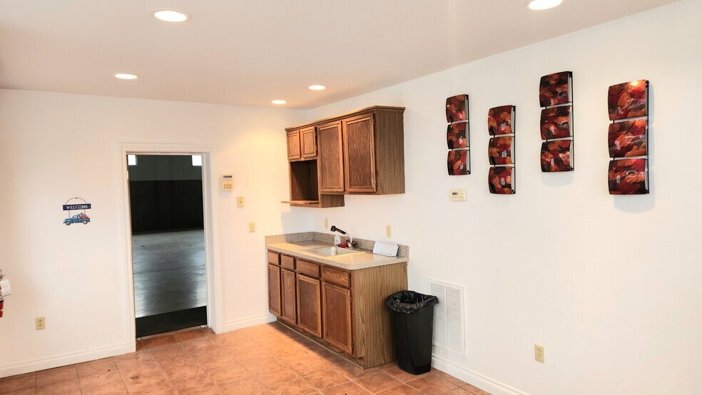 More Photos Of 3988 N Dixie Hwy, Monroe Service Station For Sale