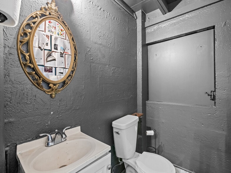 More Photos Of 837 NW 8th Ave, Fort Lauderdale Warehouse For Sale