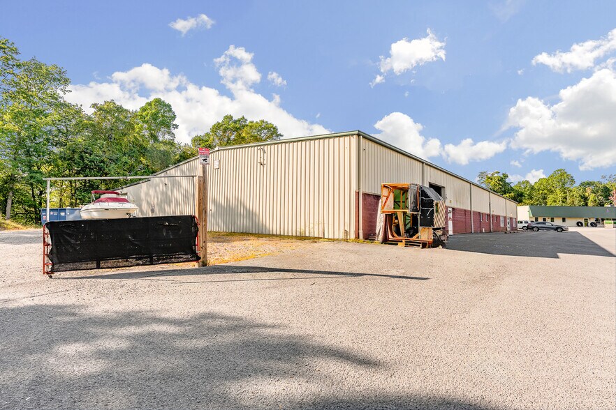 More Photos Of 951 Point Marion Rd, Morgantown Light Manufacturing For Sale