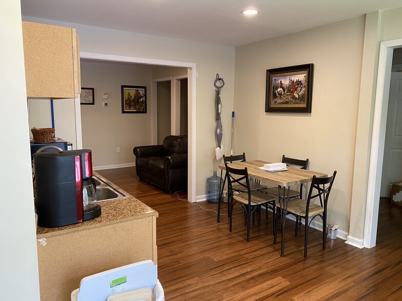 More Photos Of 4014 Clairmont Rd, Atlanta Office For Lease