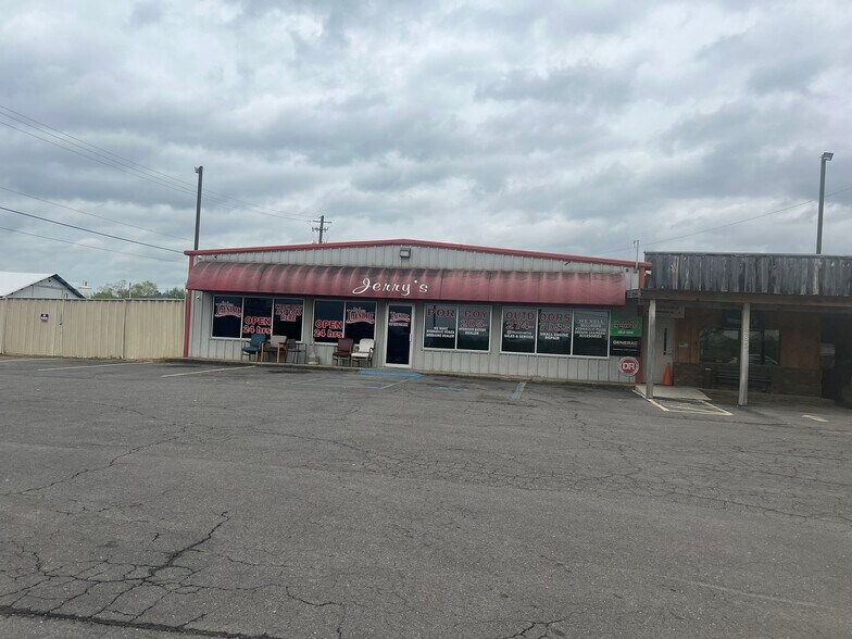 More Photos Of 285 Head Dr, Cleveland General Retail For Sale