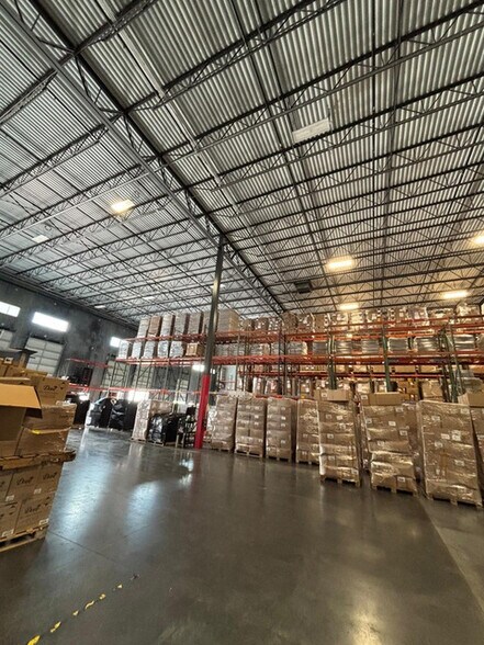 More Photos Of 11706 Landstar Blvd, Orlando Distribution For Lease