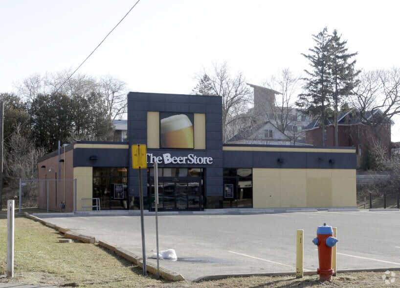 More Photos Of 51 Millside Dr, Milton Freestanding For Lease