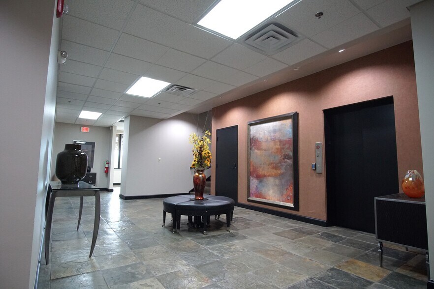 More Photos Of 521 W Wilshire Blvd, Oklahoma City Medical For Sale