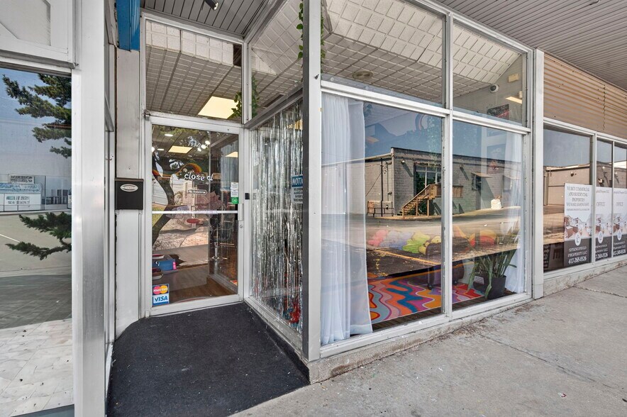 More Photos Of 1950 S Glenstone Ave, Springfield Storefront For Sale