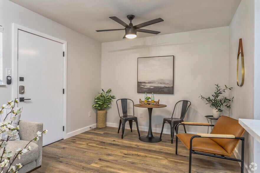 More Photos Of 425 N Rosemont Ave, Dallas Apartments For Sale