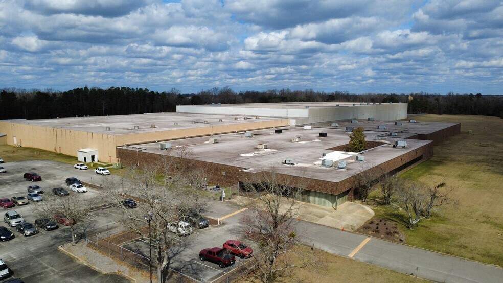 More Photos Of 633 Scottland Rd, Dillon Distribution For Lease