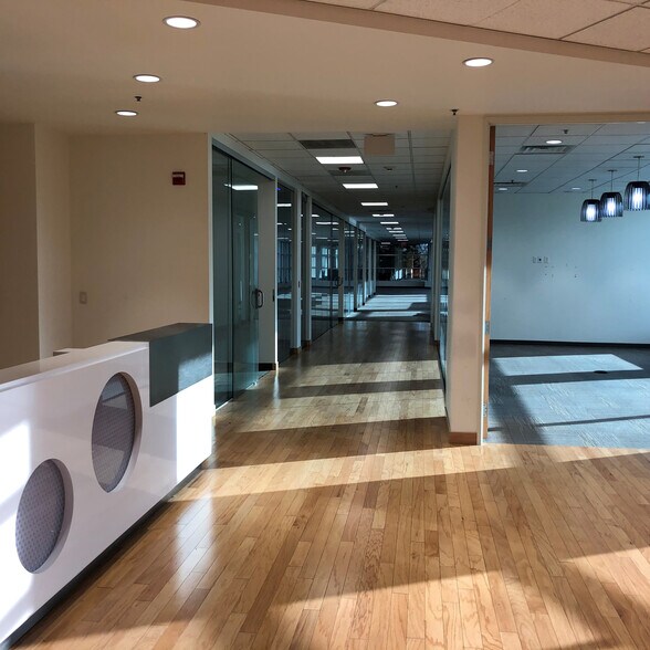 More Photos Of 201 NE Park Plaza Dr, Vancouver Unknown For Sale