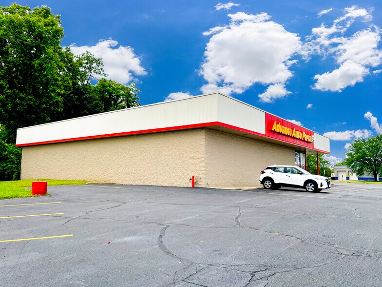 More Photos Of 4675 Dixie Hwy, Fairfield Freestanding For Sale