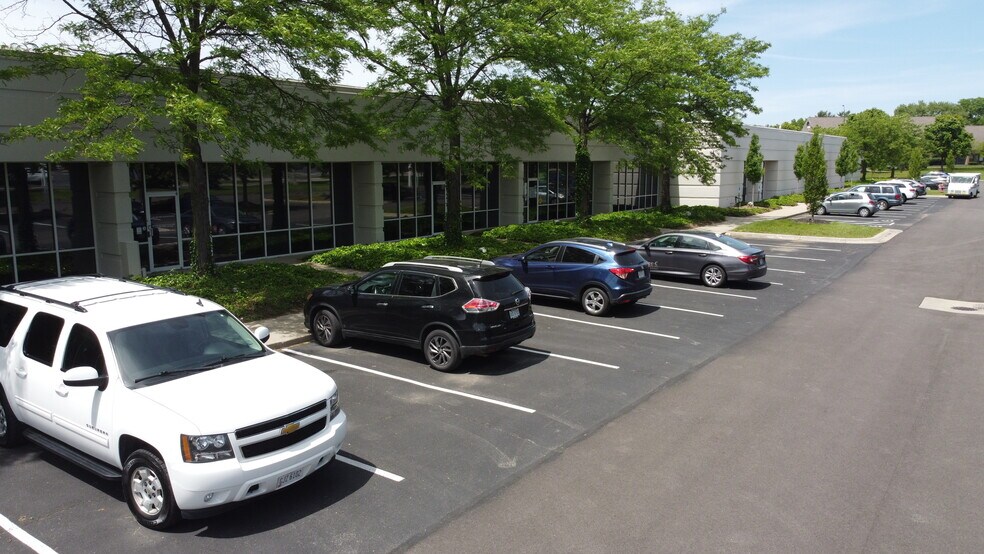 More Photos Of 975 Eastwind Dr, Westerville Light Distribution For Lease