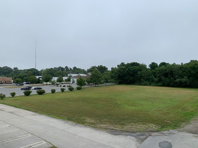More Photos Of 40 Gooding Ave, Bristol Land For Lease
