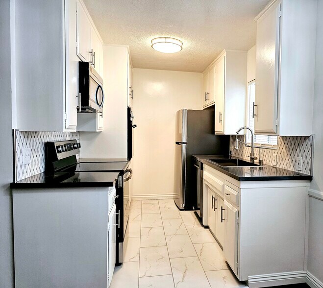 More Photos Of 1830 Greenfield Ave, Los Angeles Apartments For Sale