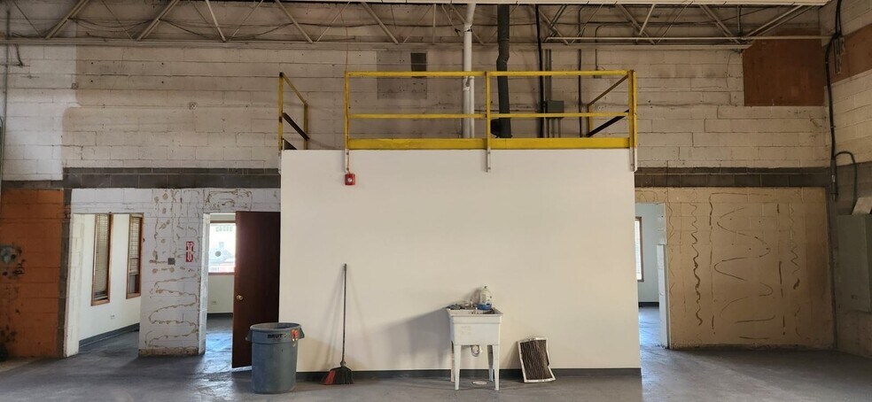 More Photos Of 11743 S Mayfield Ave, Alsip Warehouse For Lease