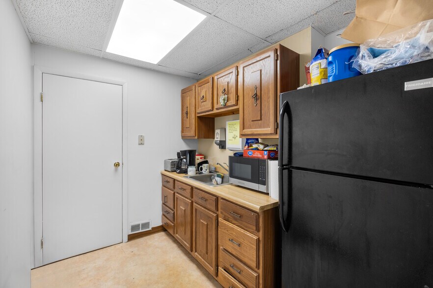 More Photos Of 1315 Harding Hwy, Richland Office Residential For Sale