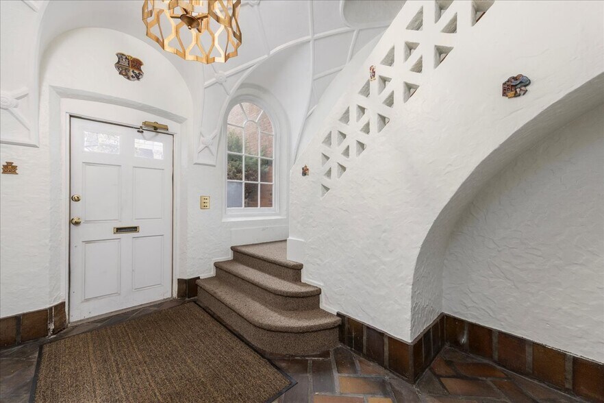 More Photos Of 360 Delaware Ave, Buffalo Office For Lease