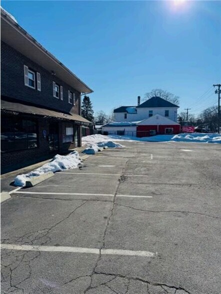 More Photos Of 1690 W Shore Rd, Warwick Restaurant For Lease