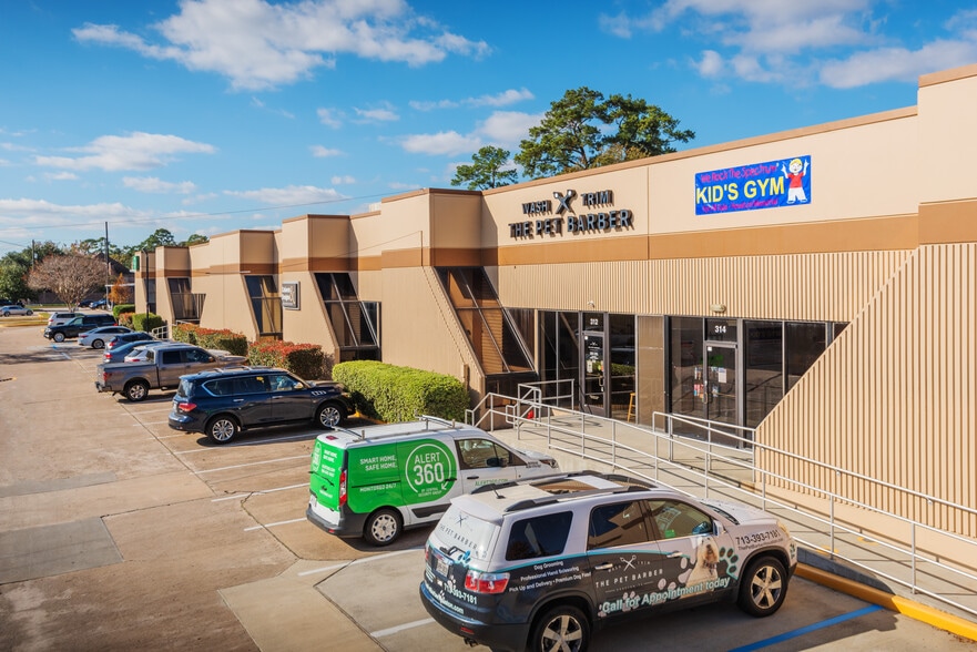 More Photos Of 1022 Wirt Rd, Houston Unknown For Lease