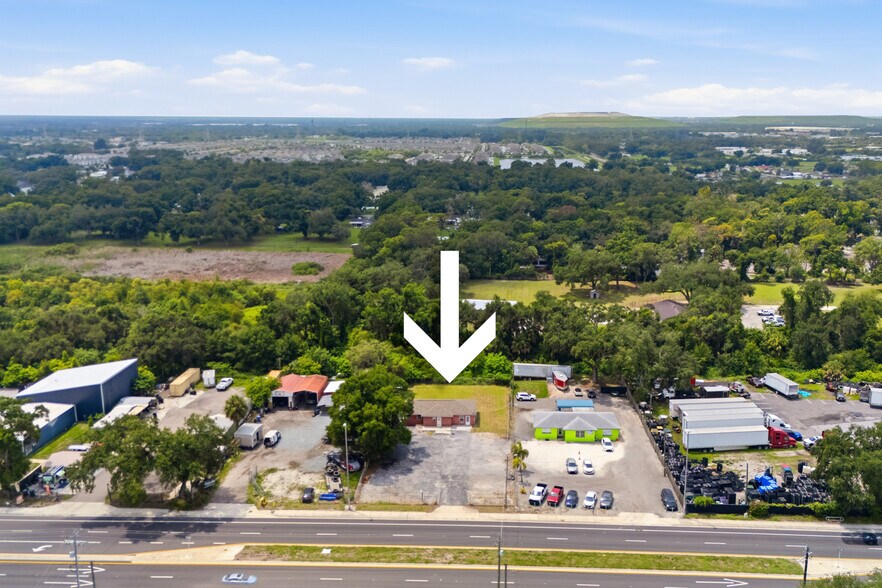 More Photos Of 7113 Causeway Blvd, Tampa Auto Dealership For Sale