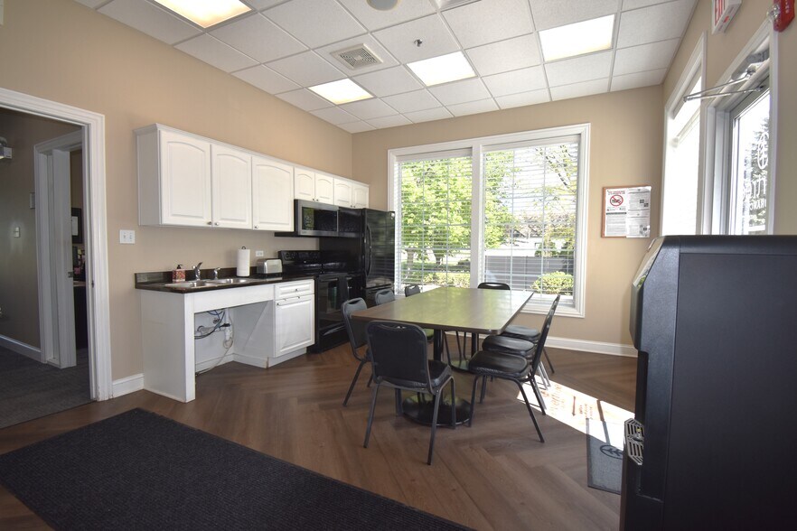 More Photos Of 219 White St, Frankfort Office Residential For Sale