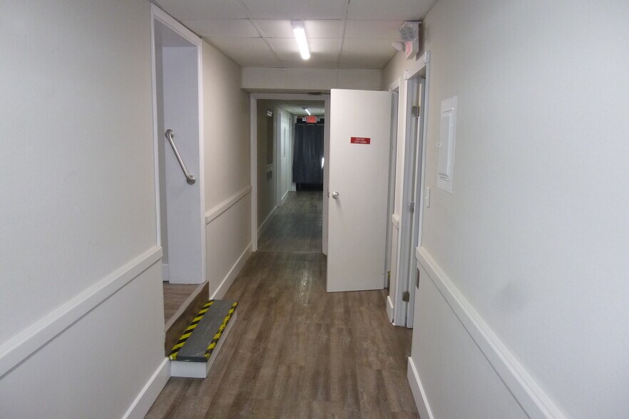 More Photos Of 1209 N Wilcox Dr, Kingsport Healthcare For Lease