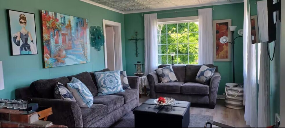 More Photos Of 402 Montesano St, Westport Flex For Sale