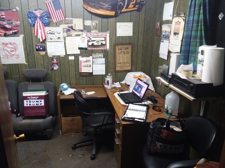 More Photos Of 326 Main St, Blooming Prairie Office For Lease