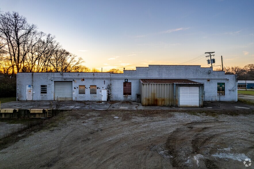 More Photos Of 1100 N Main St, Fostoria Warehouse For Sale