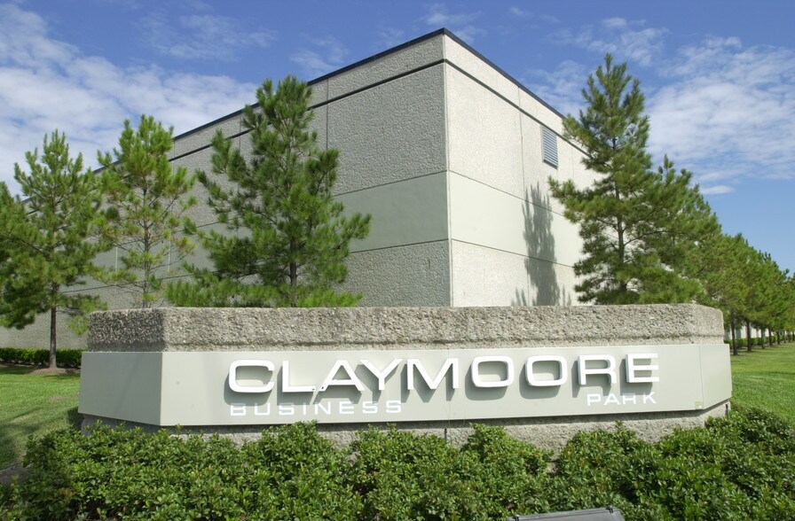 More Photos Of 11711 Clay Rd, Houston Warehouse For Lease