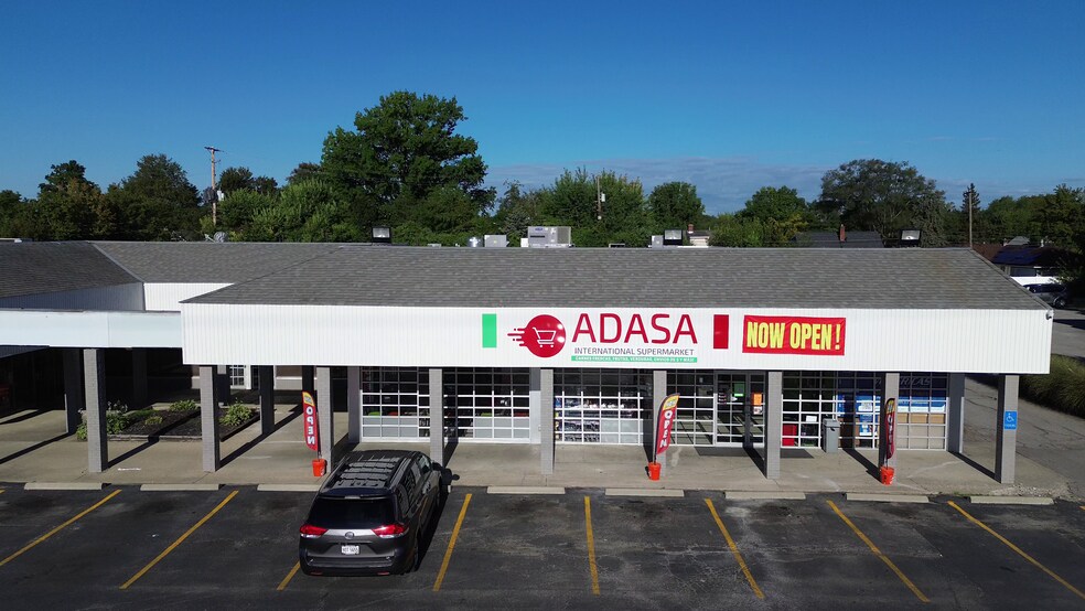 More Photos Of 901-927 S James Rd, Columbus Storefront For Sale