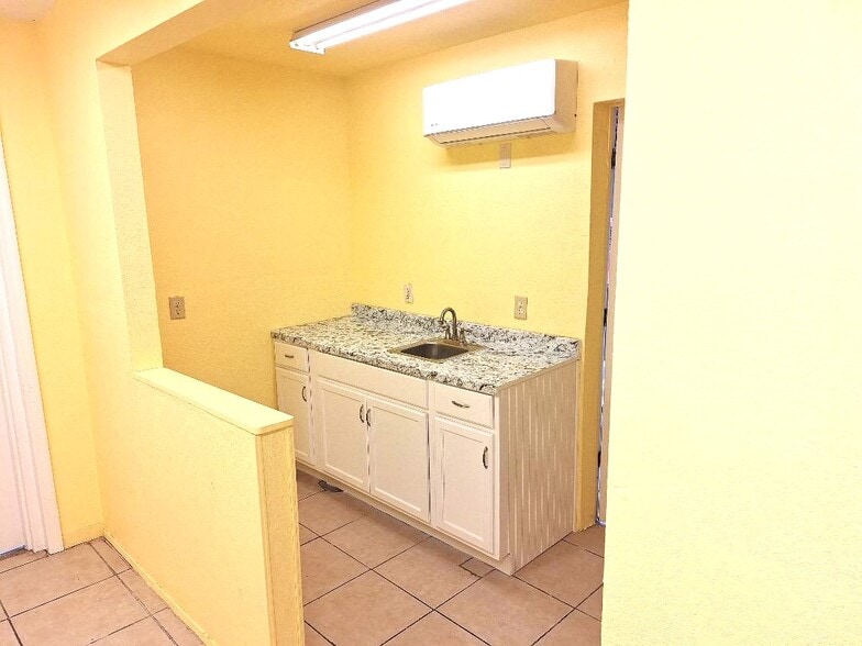 More Photos Of 1024 FL-19 N, Palatka Service For Lease