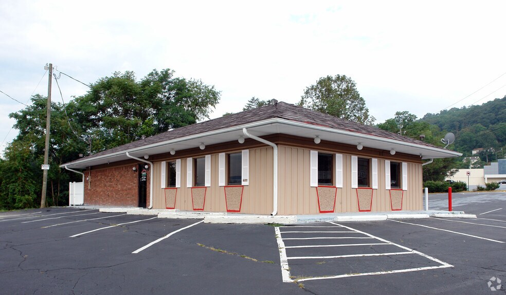 Primary Photo Of 84 Mineral Springs Rd, Asheville Restaurant For Sale