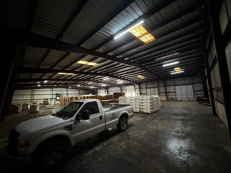 More Photos Of 14403 Import Rd, Laredo Warehouse For Lease