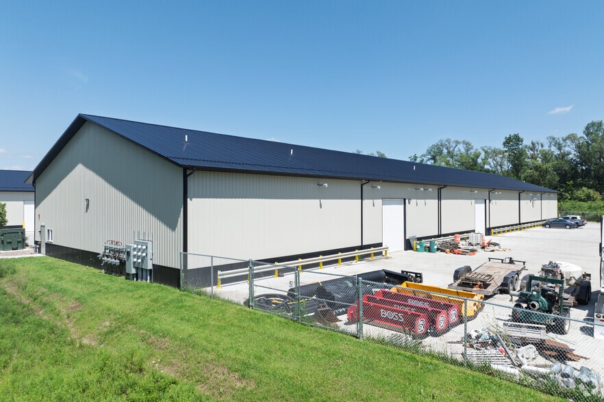 More Photos Of 1605 51st Ave, Des Moines Industrial For Lease